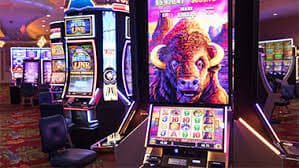 Phòng live casino trực tuyến với dealer thật tại xinh 88